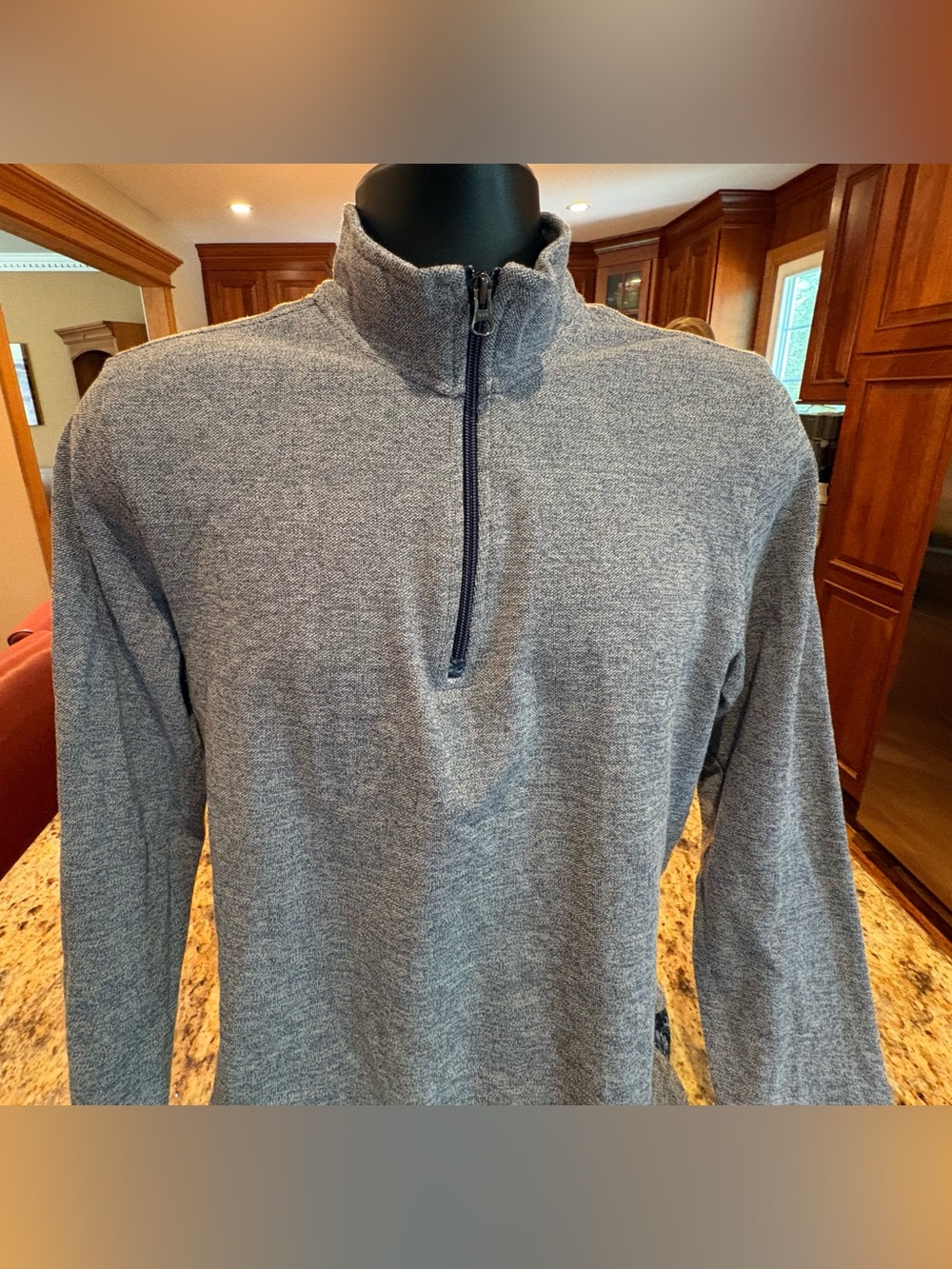 Robert Graham Men’s Heather Gray Quarter-Zip pullover. Small - Picture 3 of 6